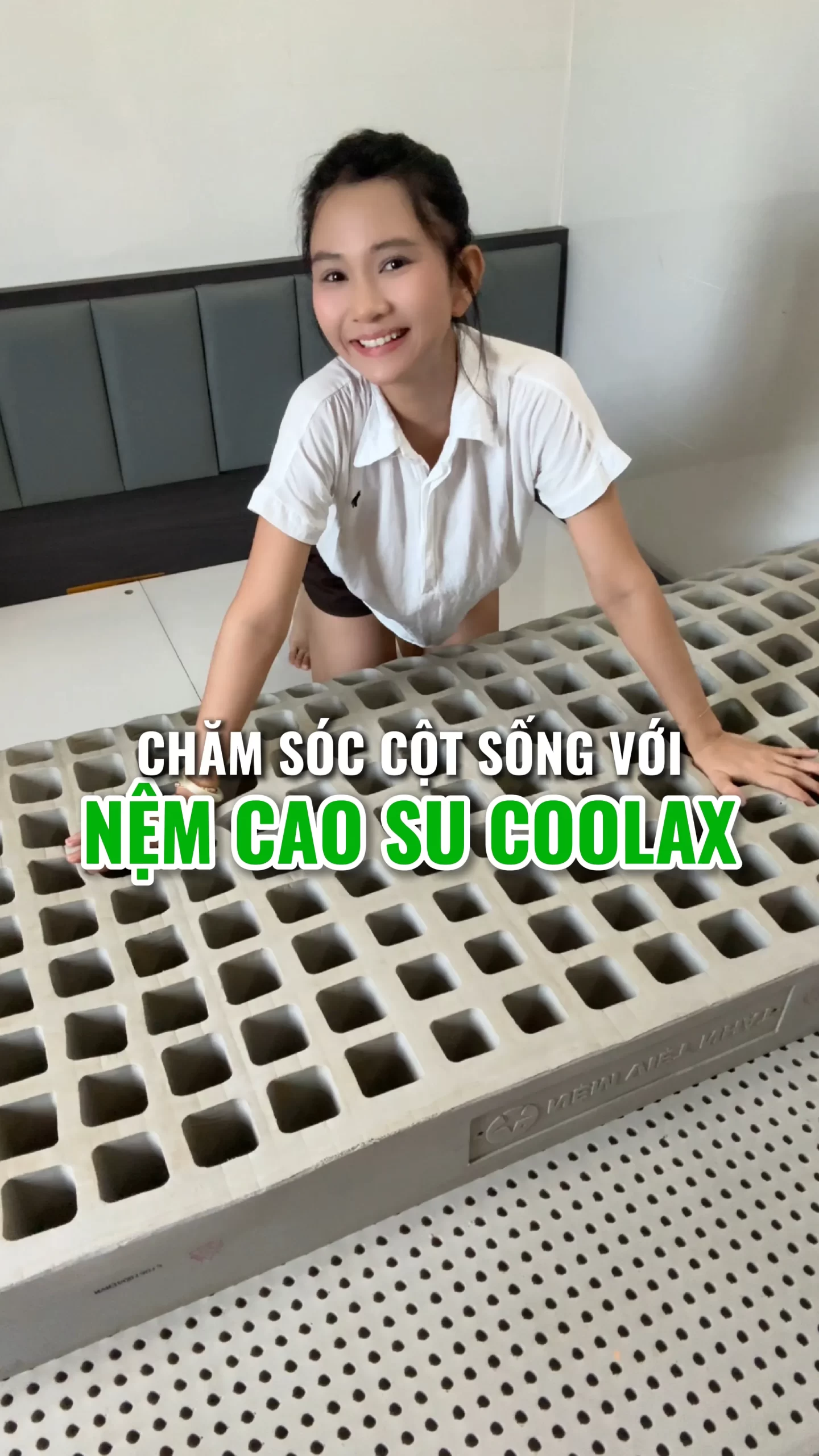 Ảnh bìa video khách hàng
