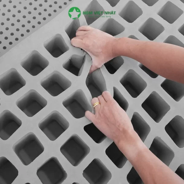 Nệm cao su coolax đàn hồi 4